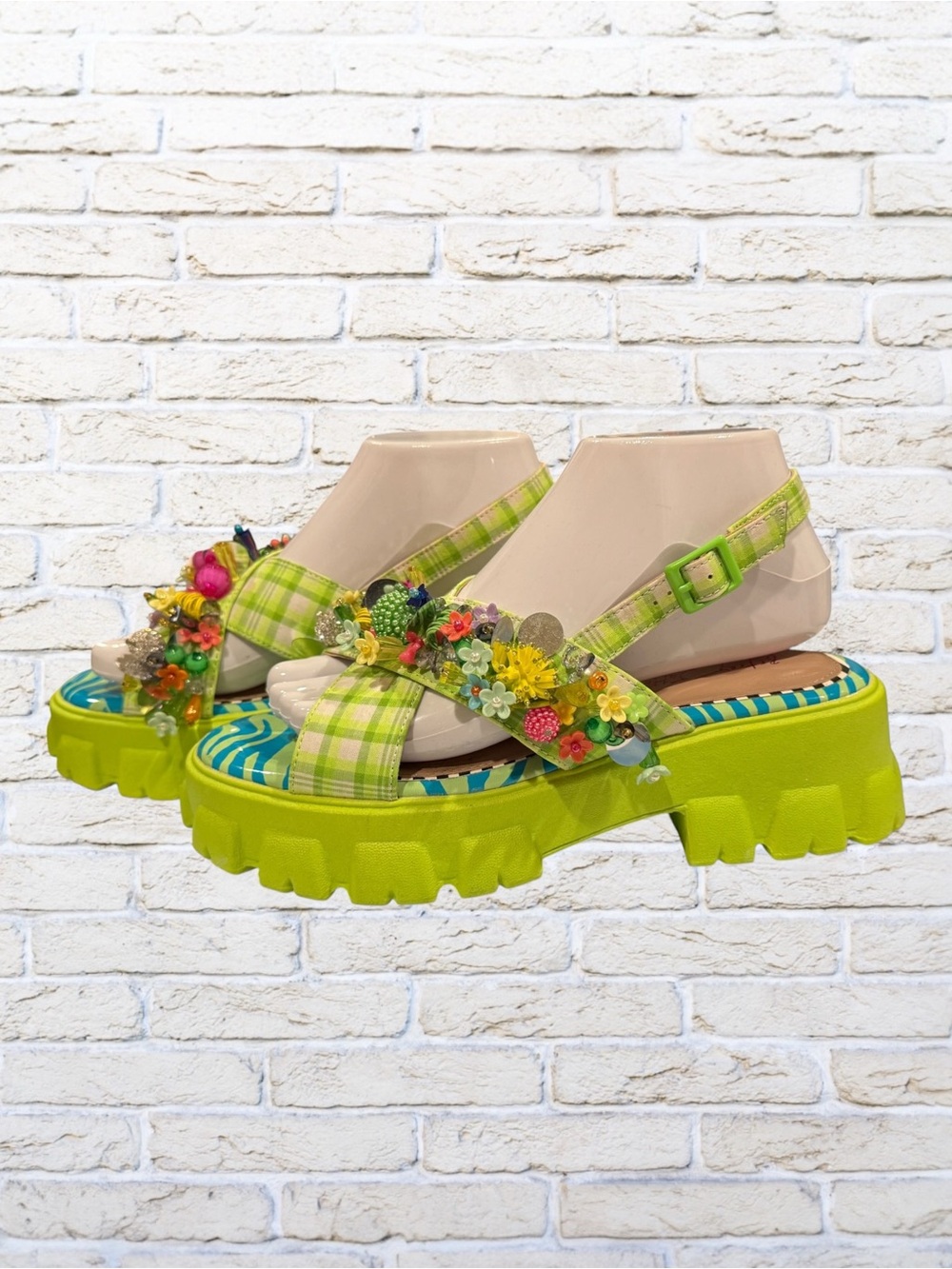 Betsey Johnson Womens Frankee Lime Green Platform Sandals Shoes Size 7 - Picture 2 of 9